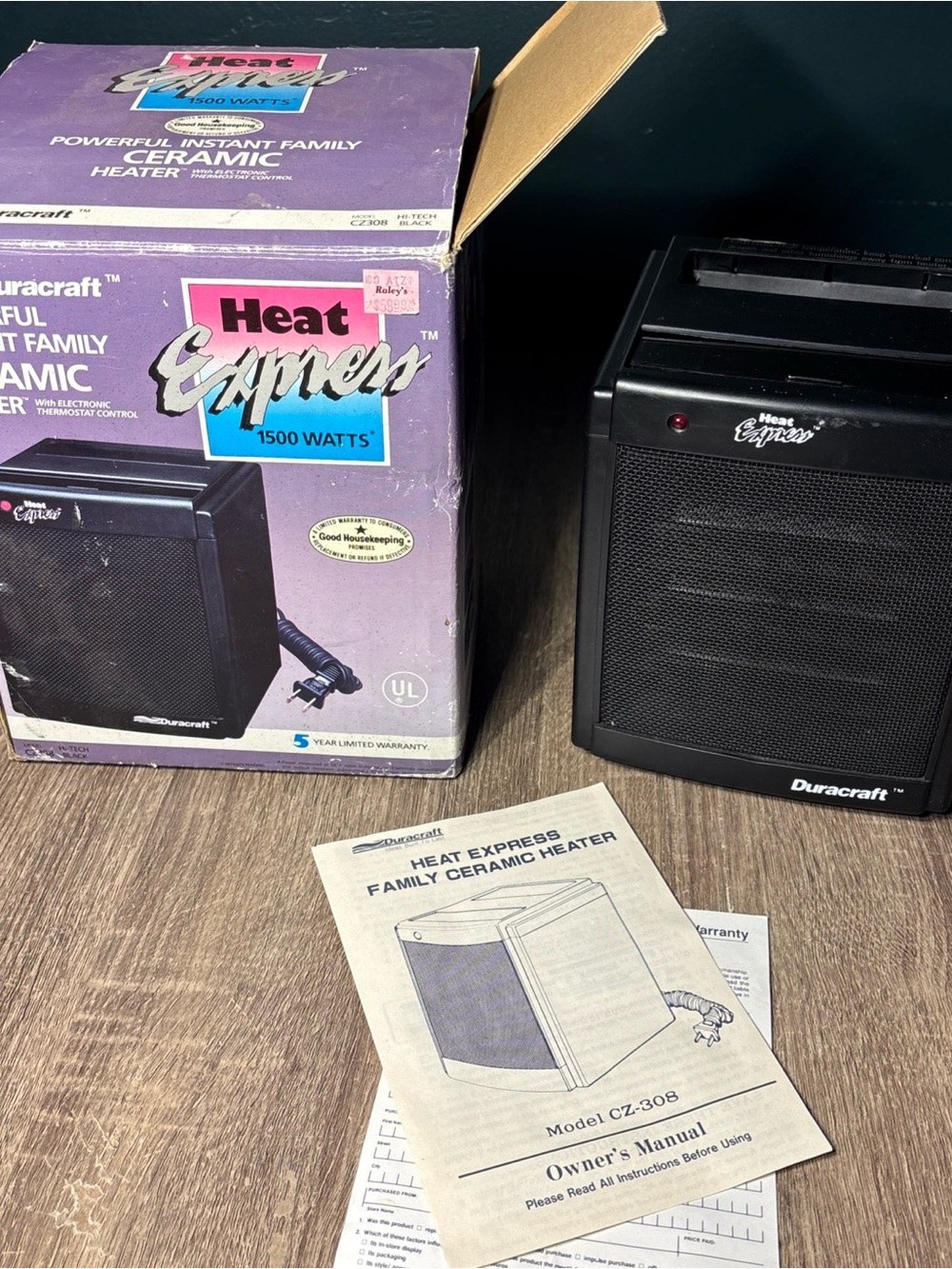 Duracraft Model CZ308 Ceramic Portable Heater 1500W 120VAC Tested Works.